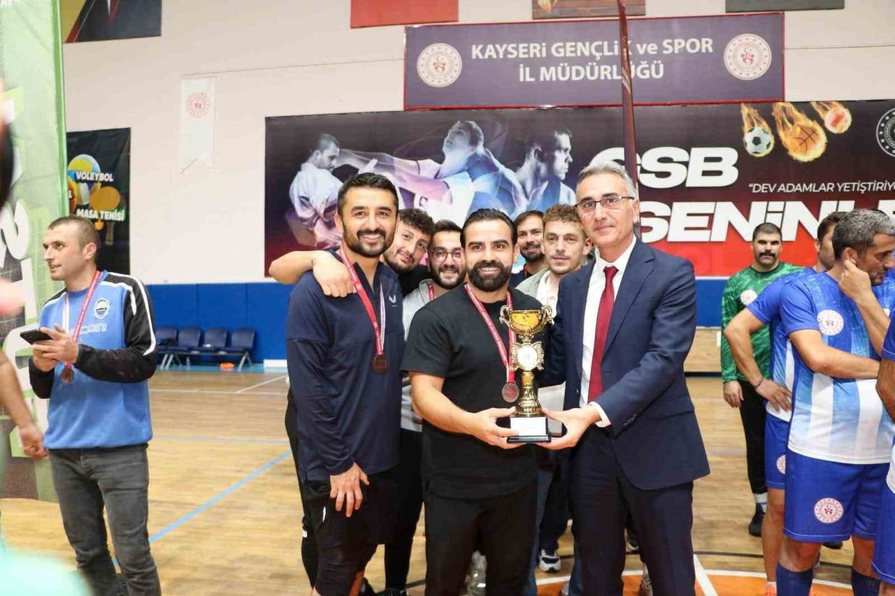 KAYSERİ’DE KAMU ÇALIŞANLARINI SPORUN BİRLEŞTİRİCİ GÜCÜ ETRAFINDA BULUŞTURAN KAMU SPOR OYUNLARI İL...