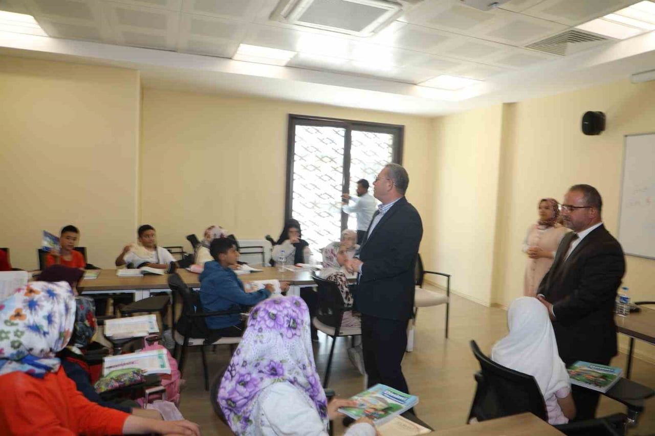 VALİ ZİYA POLAT'TAN YAZ KUR'AN KURSU ZİYARET(KARS-İHA)