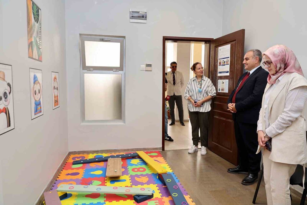 ERCİYES ÜNİVERSİTESİ (ERÜ) AKADEMİSYENLERİNİN BİLİMSEL BİRİKİMİ, YAPAY ZEKÂ TEKNOLOJİLERİYLE...