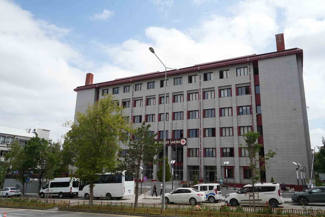 GÜLİSTAN DOKU SORUŞTURMASININ 4'ÜNCÜ DALGA OPERASYONUNDA GÖZALTINA ALINAN 18 ŞÜPHELİDEN 8'İ...