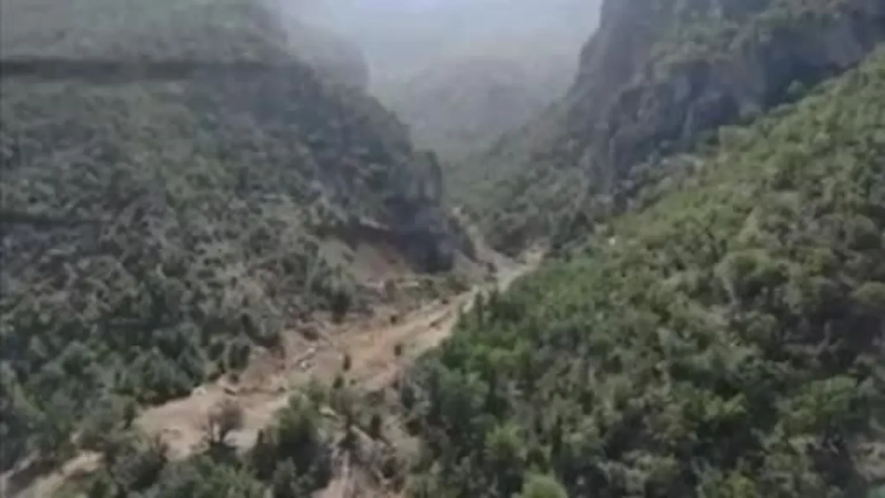 Güvenlik kaynakları: "PKK-KCK Irak'ın kuzeyinde Metina alanında 4 barınma alanını boşalttı"