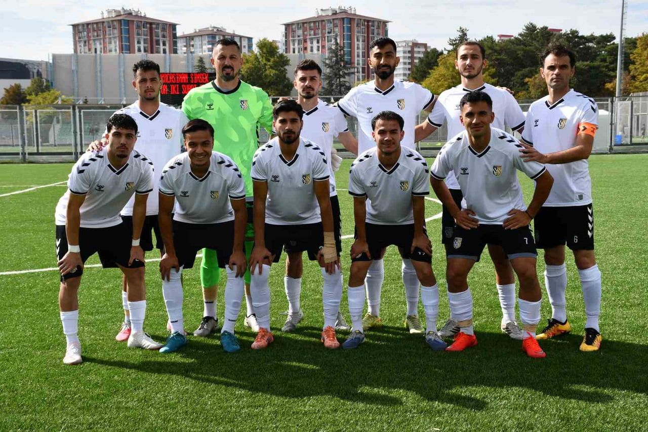PROFESYONELLİĞE GEÇİŞ LİGİ (PGL) 3. GRUP EKİPLERİNDEN KOCASİNAN ŞİMŞEKSPOR, LİGİN 3. HAFTA...