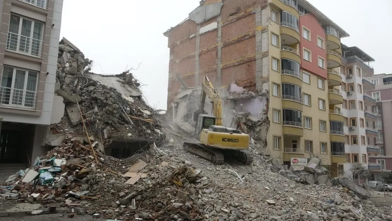 MALATYA MERKEZLİ 7 İLDE YIKIM OPERASYONU: 14 TUTUKLAMA