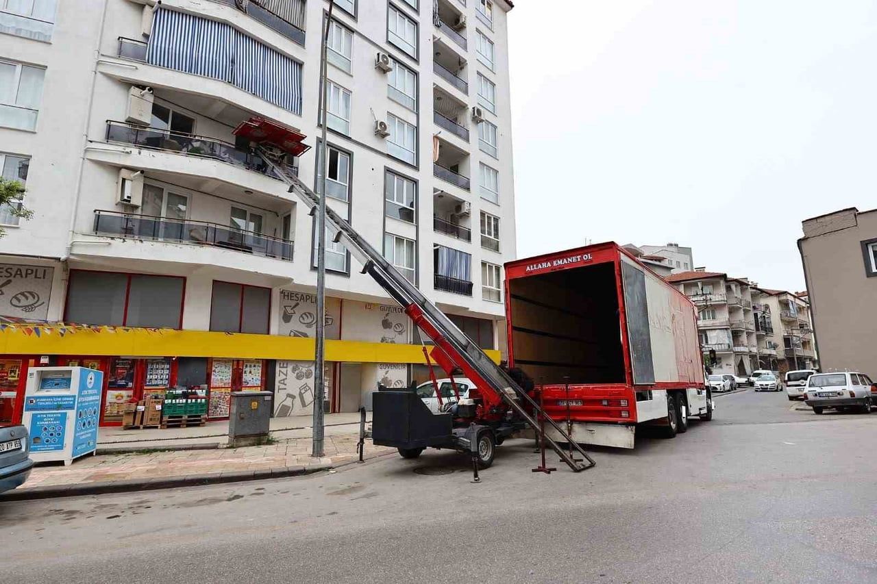 DENİZLİ BÜYÜKŞEHİR BELEDİYESİ’NİN DAR GELİRLİ AİLELER İÇİN HAYATA GEÇİRDİĞİ TAŞINMA DESTEĞİ 1....