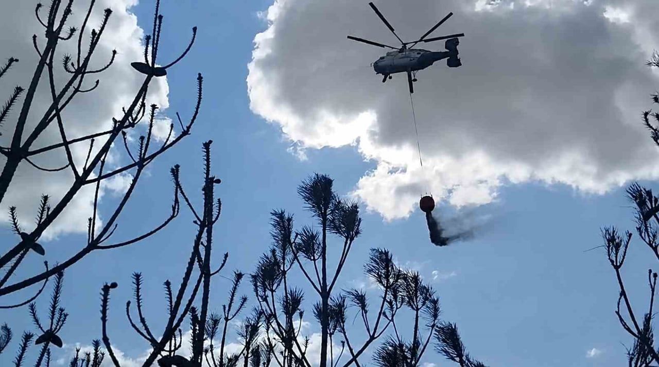YANGINA HAVADAN HELİKOPTER VE UÇAKLARLA, KARADAN İSE ARAZÖZ VE İŞ MAKİNELERİYLE MÜDAHALE...