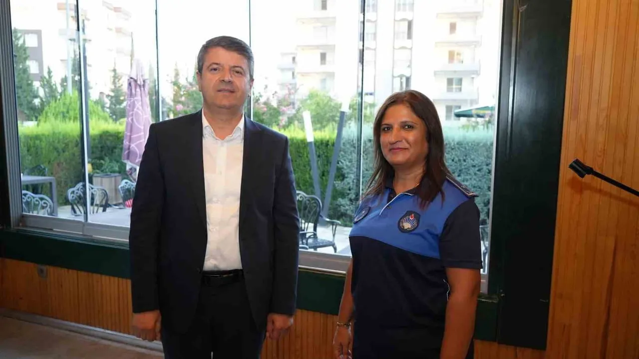 ADIYAMAN BELEDİYE BAŞKANI ABDURRAHMAN TUTDERE, ZABITA HAFTASI KAPSAMINDA ZABITA PERSONELİYLE BİR...