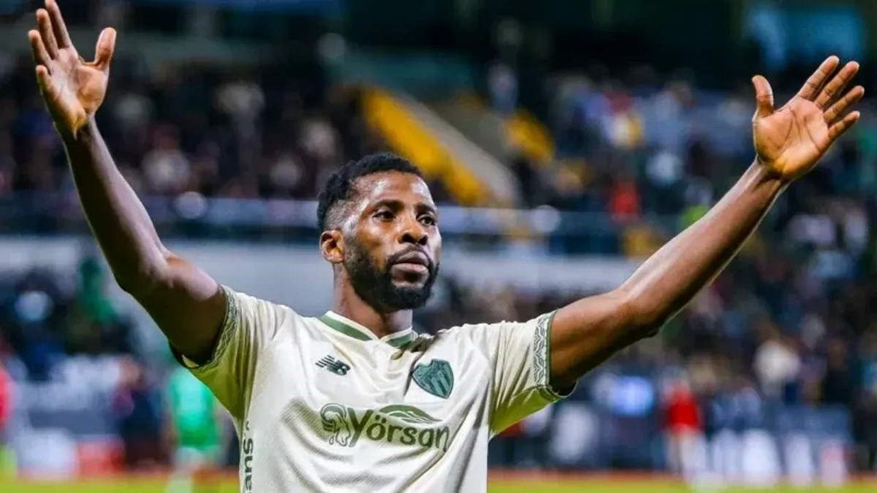 KELECHİ IHEANACHO, BURSASPOR’A TRANSFER SÜRECİNİ ANLATIRKEN YEŞİL-BEYAZLI TARAFTARA ÖZEL MESAJ...