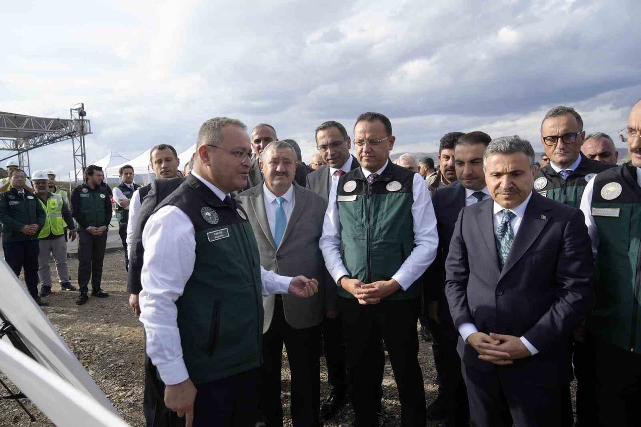 SU TUTMA TÖRENİNE TARIM VE ORMAN BAKAN YARDIMCISI EBUBEKİR GİZLİGİDER DE KATILDI.