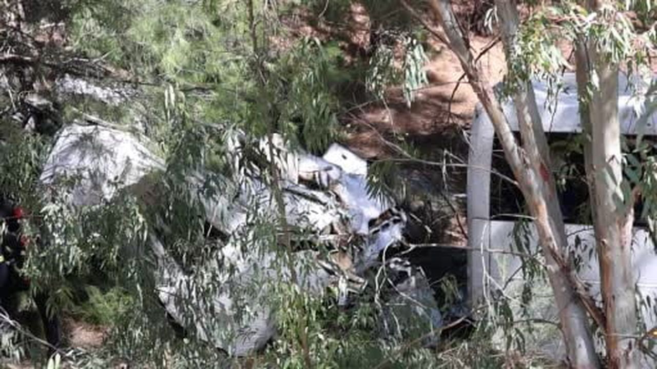Turistleri taşıyan otobüs şarampole uçtu: 2 ölü, 9 yaralı
