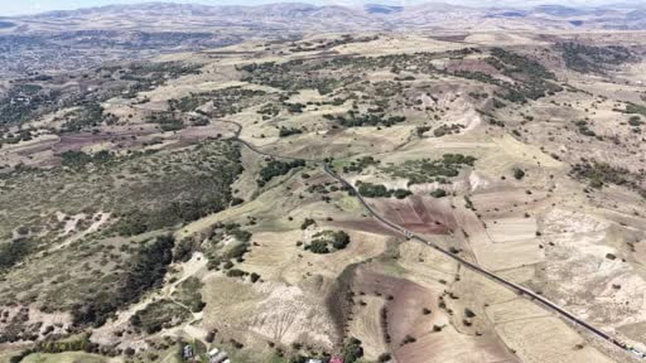 Tunceli'de huzurun yolu sıcak asfaltla döşeniyor