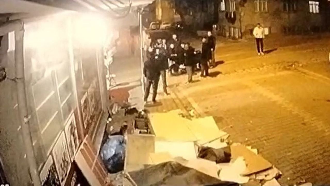 ESENYURT'TA YÜZDE 70 ENGELLİ RAPORU OLAN 22 YAŞINDAKİ ALİHAN ELDEMİR HENÜZ KİMLİĞİ BELİRLENEMEYEN...
