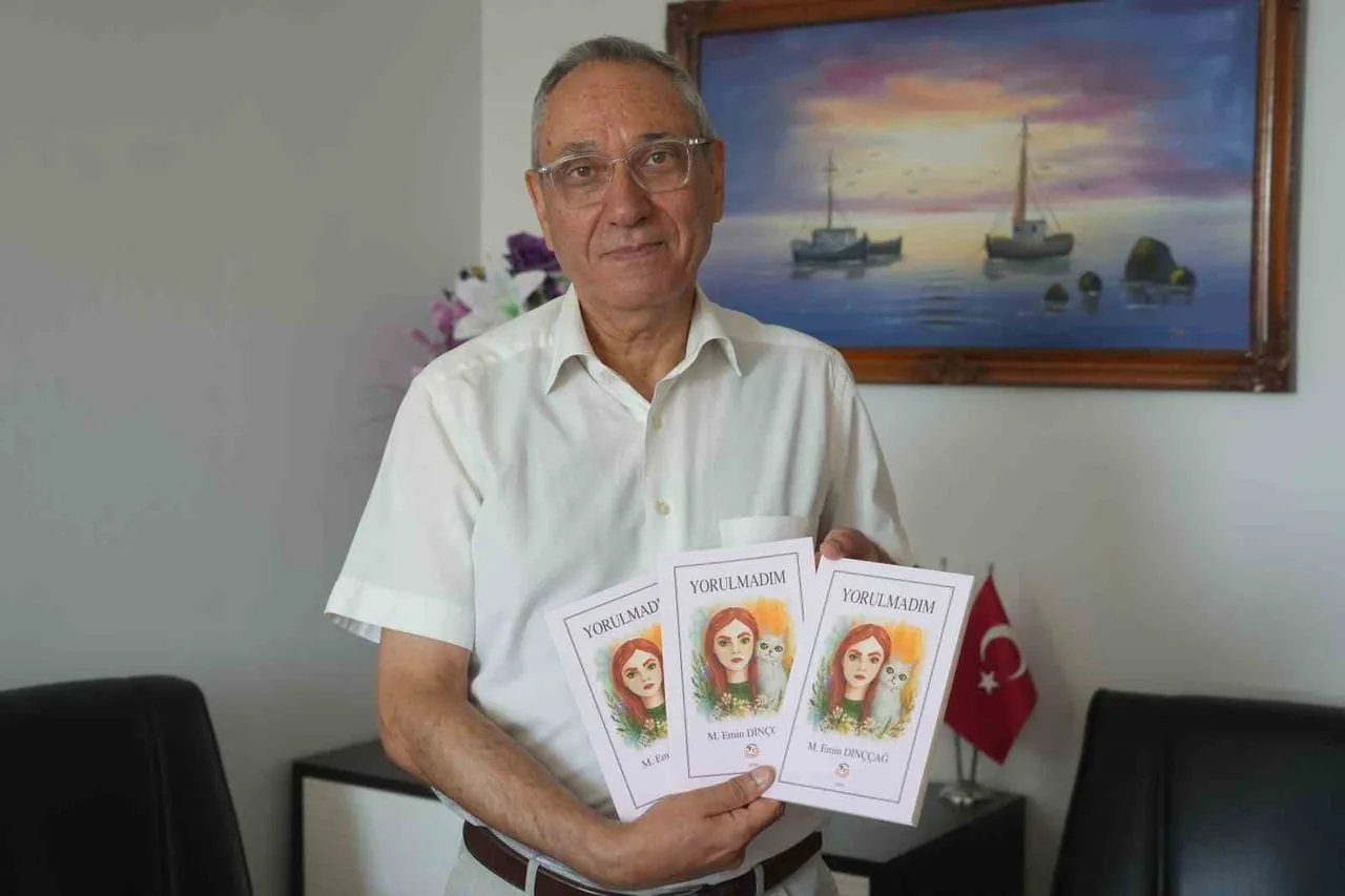 SAMSUN’DA "EN ÇOK KİTAP YAZAN DOKTOR" OLARAK BİLİNEN HALK SAĞLIĞI VE İÇ HASTALIKLARI UZMANI DR. M....