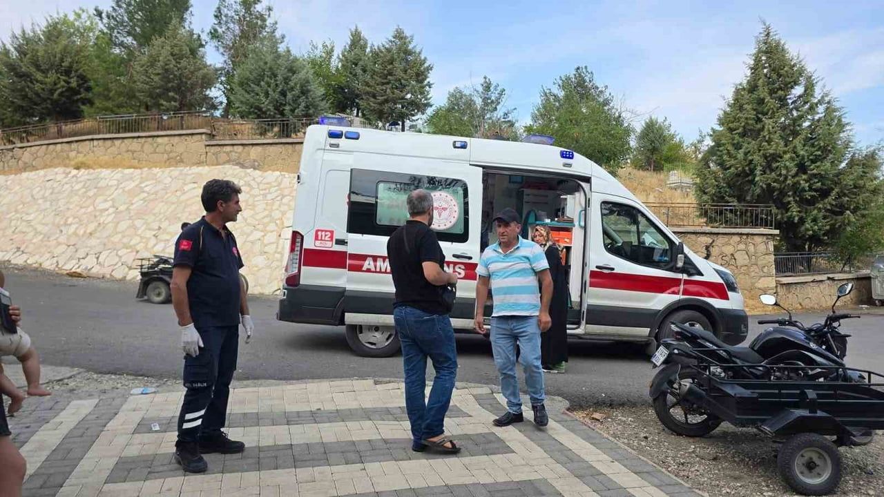 DİYARBAKIR’IN ÇERMİK İLÇESİNDE KAFEDE NARGİLE İÇEN VATANDAŞ FENALAŞIP BAYGINLIK...