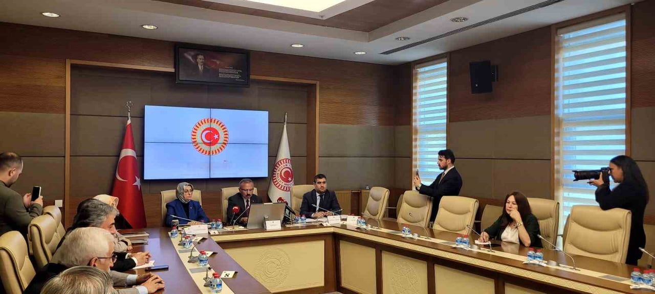 ŞANLIURFA VE KAHRAMANMARAŞ OKUL OLAYLARINI VE DİJİTAL RİSKLERİ ARAŞTIRMA KOMİSYONU ÖĞRENCİLERİ...