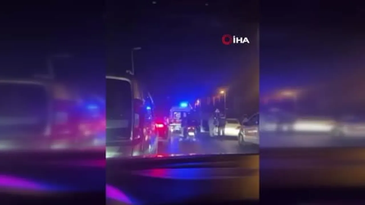 Küçükçekmece'de şüpheli araç kovalamasında kaza yapan 3 yunus polisi yaralandı