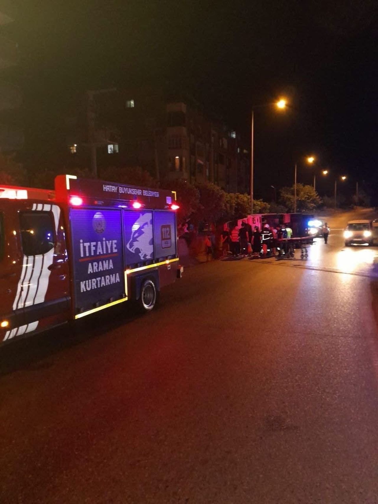 BELEN FATİH MAHALLESİ’NDE MEYDANA GELEN TRAFİK KAZASINA EKİPLERİN MÜDAHALESİ.