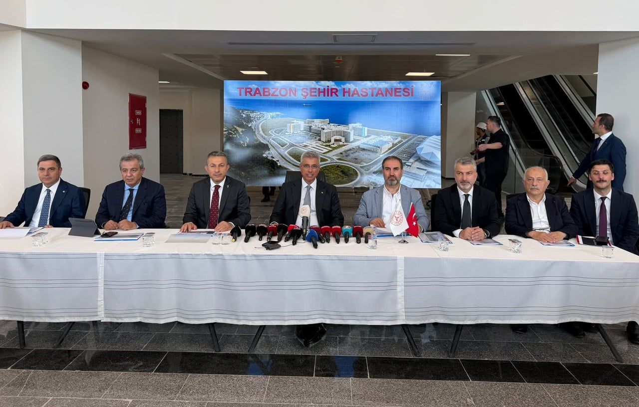 ŞEHİR HASTANESİNDE İNCELEMELERDE BULUNAN BAKAN KEMAL MEMİŞOĞLU, ARDINDAN BASIN MENSUPLARINA...