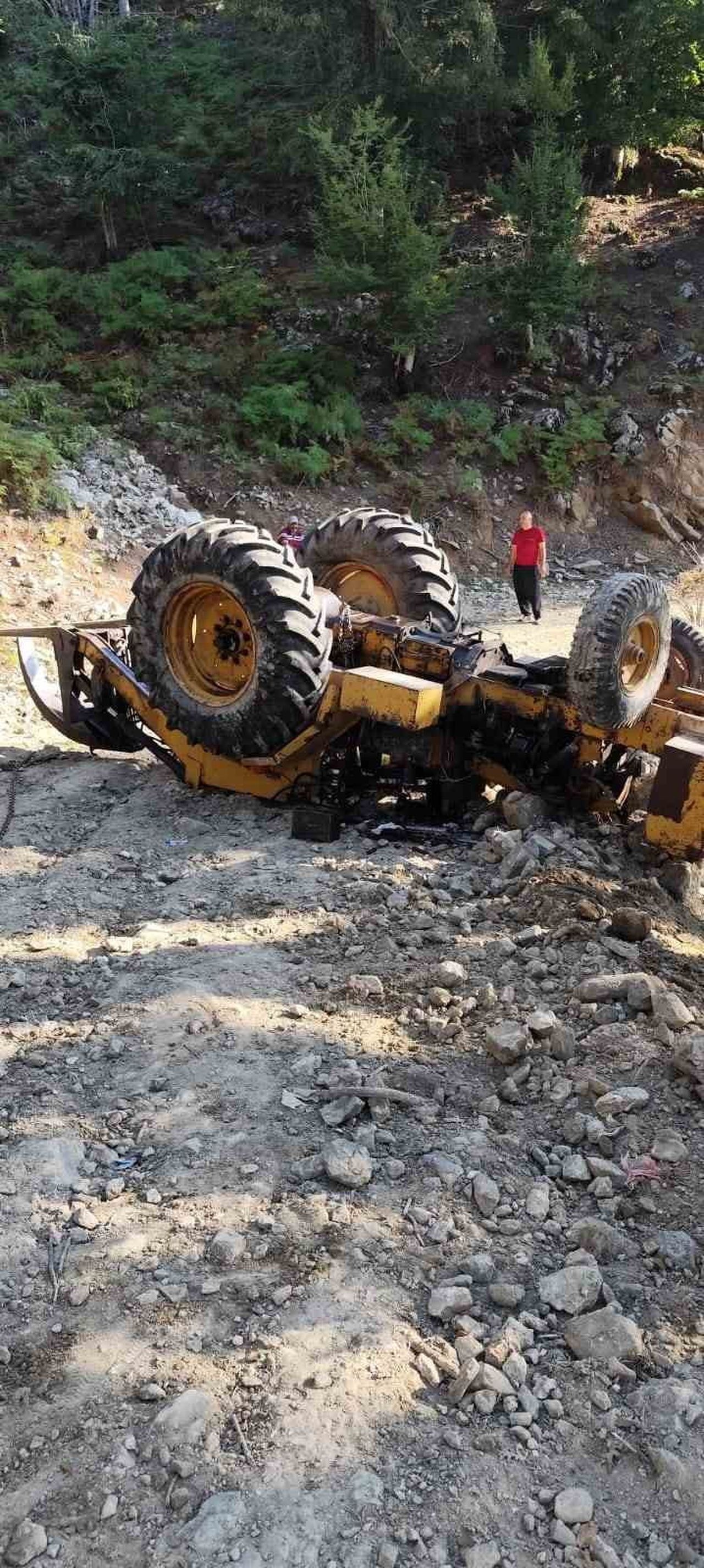 OSMANİYE’NİN KADİRLİ İLÇESİNDE KONTROLDEN ÇIKAN İŞ MAKİNESİNİN DEVRİLMESİ SONUCU OPERATÖR...