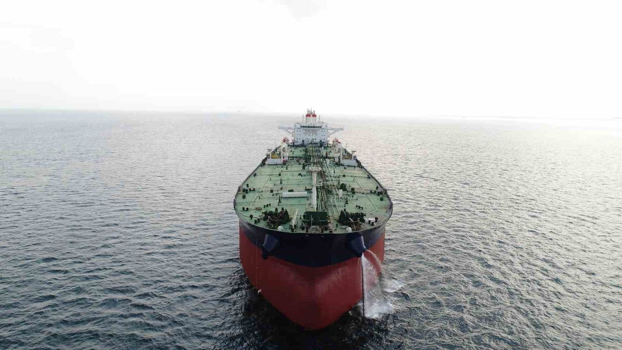 TÜPRAŞ, GÜNEY KORE'DE İNŞA EDİLECEK DÖRT ADET YENİ SUEZMAX TİPİ GEMİSİYLE HAM PETROL TAŞIMACILIĞI...