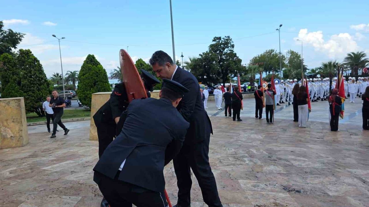 ÇELENK KONULMASI