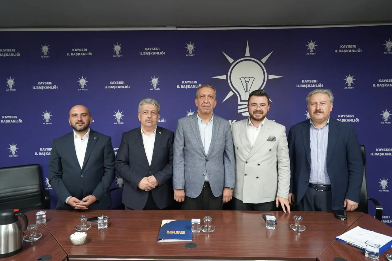 MELİKGAZİ BELEDİYESİ CUMHURİYET HALK PARTİSİ (CHP) MECLİS ÜYESİ MAHİR AĞCA, AK PARTİ’YE KATILDI....