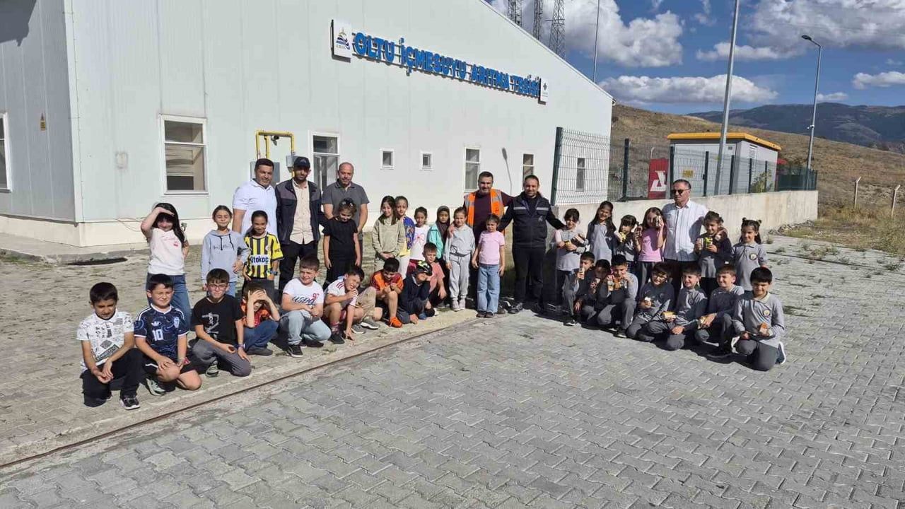 ERZURUM’DA İLKOKUL ÖĞRENCİLERİ, SUYUN ARITILMA AŞAMALARINI YERİNDE GÖRMEK VE SU TASARRUFU...