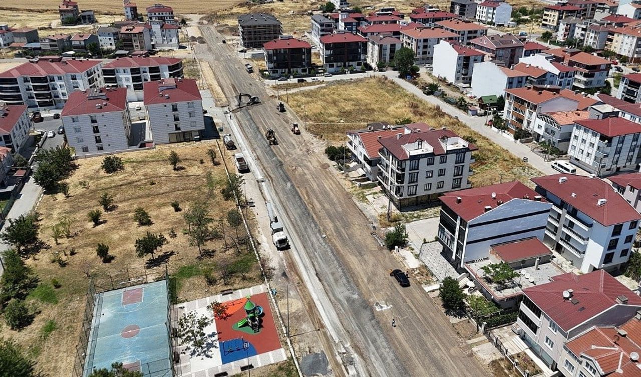 TEKİRDAĞ BÜYÜKŞEHİR BELEDİYESİ, KENT GENELİNDE ULAŞIM ALTYAPISINI MODERNLEŞTİRMEK VE YOL KONFORUNU...