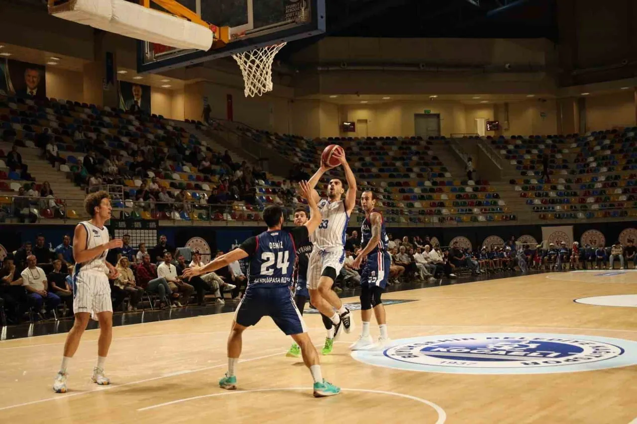 TÜRKİYE BASKETBOL 2. LİGİ’NİN İLK HAFTASINDA KOCAELİ BÜYÜKŞEHİR BELEDİYE KAĞITSPOR BAYRAMPAŞA...