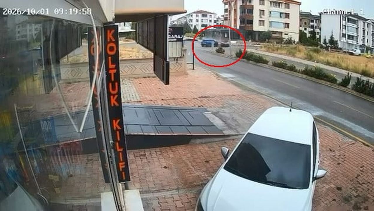 ELAZIĞ’DA CİP İLE, OTOMOBİLİN ÇARPIŞMASI SONUCU MEYDANA GELEN TRAFİK KAZASI GÜVENLİK KAMERASINA...