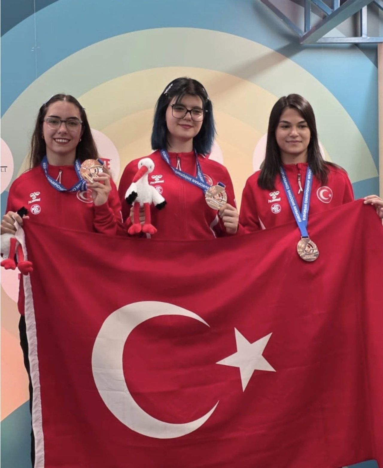 U23 AVRUPA ŞAMPİYONASI’NDA HAVALI TÜFEK KADIN TAKIMI VE HAVALI TÜFEK ERKEK TAKIMI, BRONZ MADALYA...