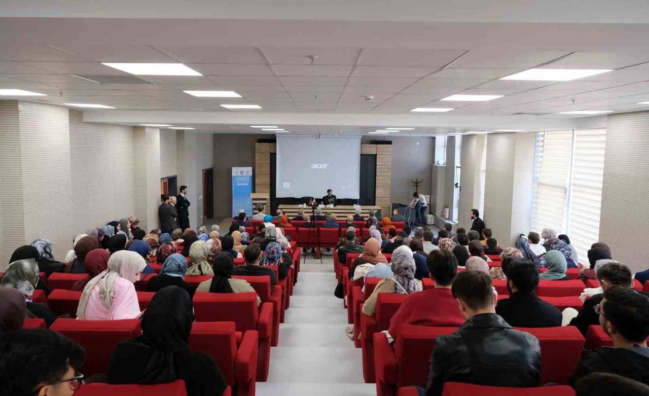 HİTİT ÜNİVERSİTESİNDE 4'ÜNCÜSÜ GERÇEKLEŞTİRİLEN DİN VE COĞRAFYA SEMPOZYUMU BAŞLADI.