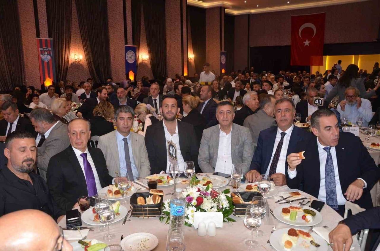 BODRUM’DA VANLILAR GECESİ’NDE BİRLİK, KARDEŞLİK VE BARIŞ MESAJLARI