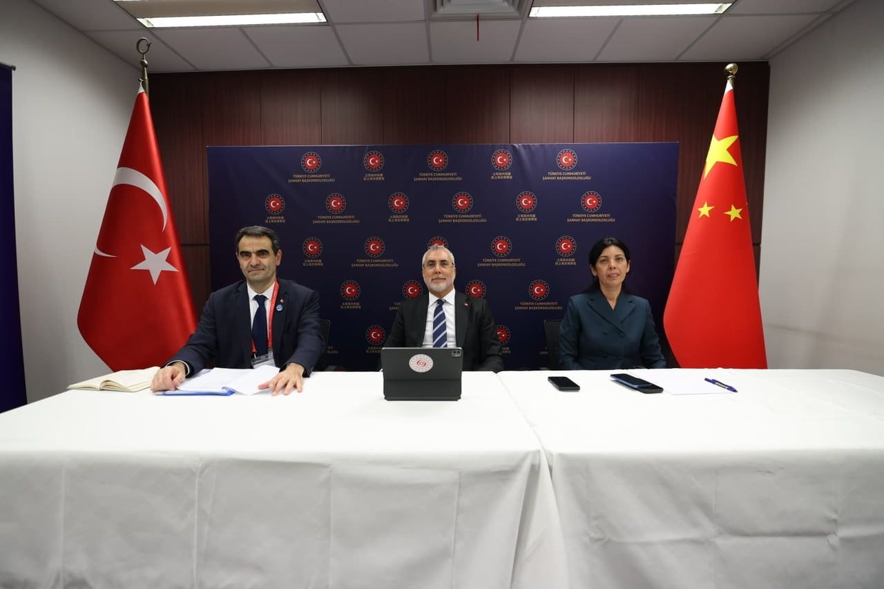 BAKAN IŞIKHAN, ÇİN’DEKİ TEMASLARI KAPSAMINDA TÜRKİYE’NİN ŞANGHAY BAŞKONSOLOSLUĞU’NU ZİYARET ETTİ....