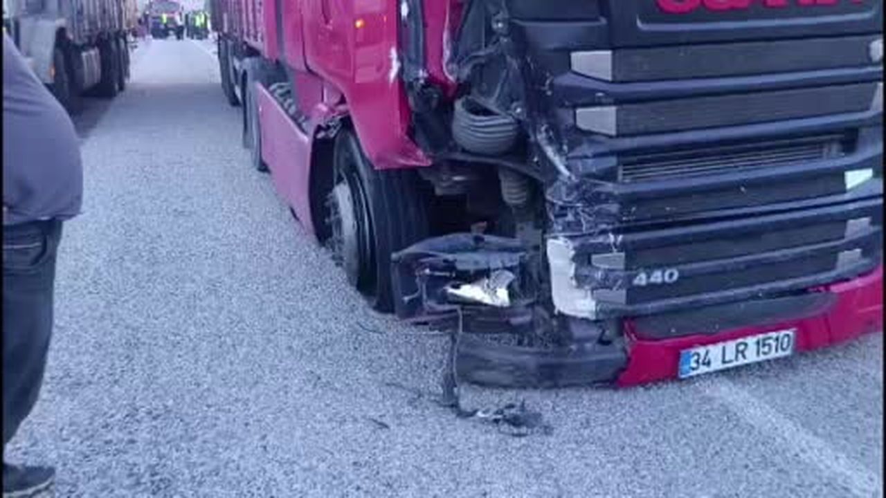 Malatya'da tır ile otomobil çarpıştı: 5 yaralı