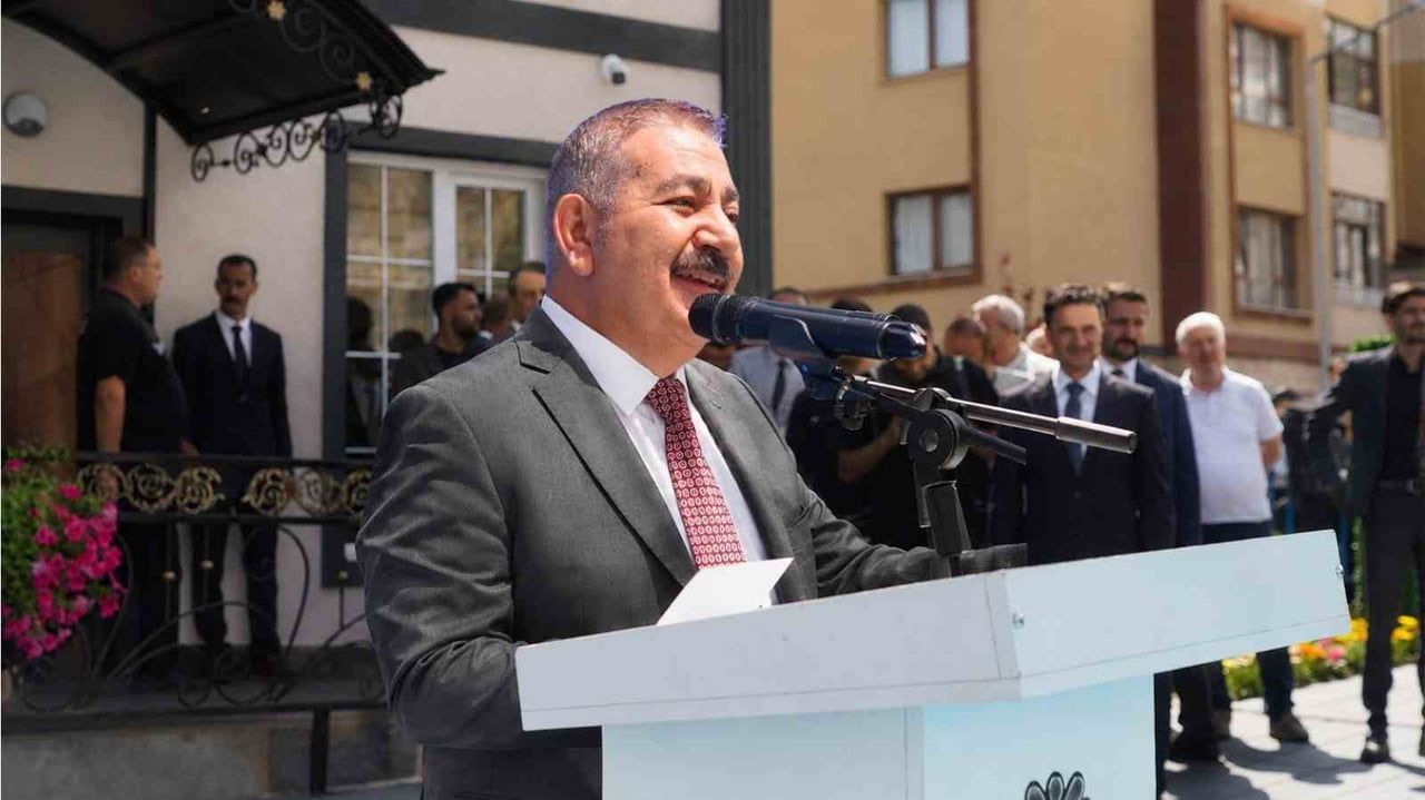 PALANDÖKEN BELEDİYE BAŞKANI MUHAMMET SUNAR