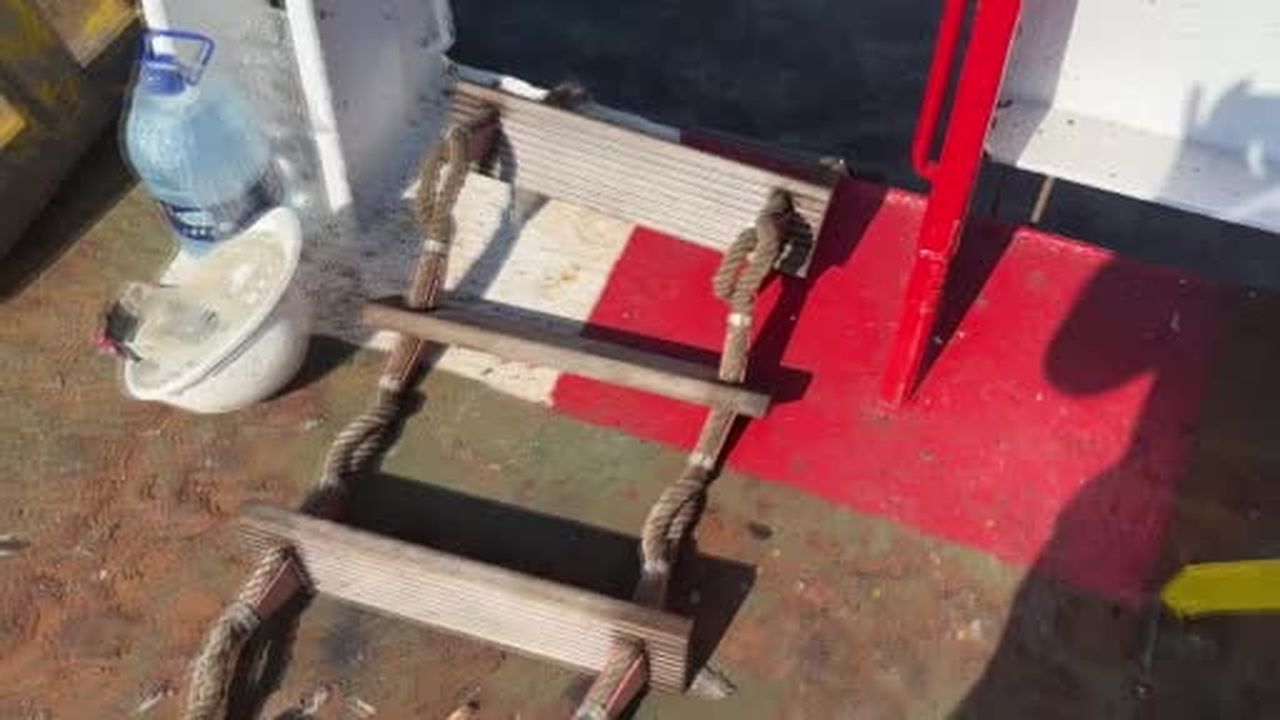 Dron saldırısında Türk mürettebatın yaralandığı gemi Samsun'a getirildi