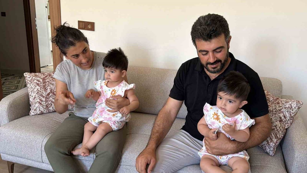MURAT VE SERAP GÖZÜBÜYÜK ÇİFTİ, BİR YIL SONRA DÜNYAYA GELEN İKİZ KIZ ÇOCUKLARIYLA BÜYÜK MUTLULUK...