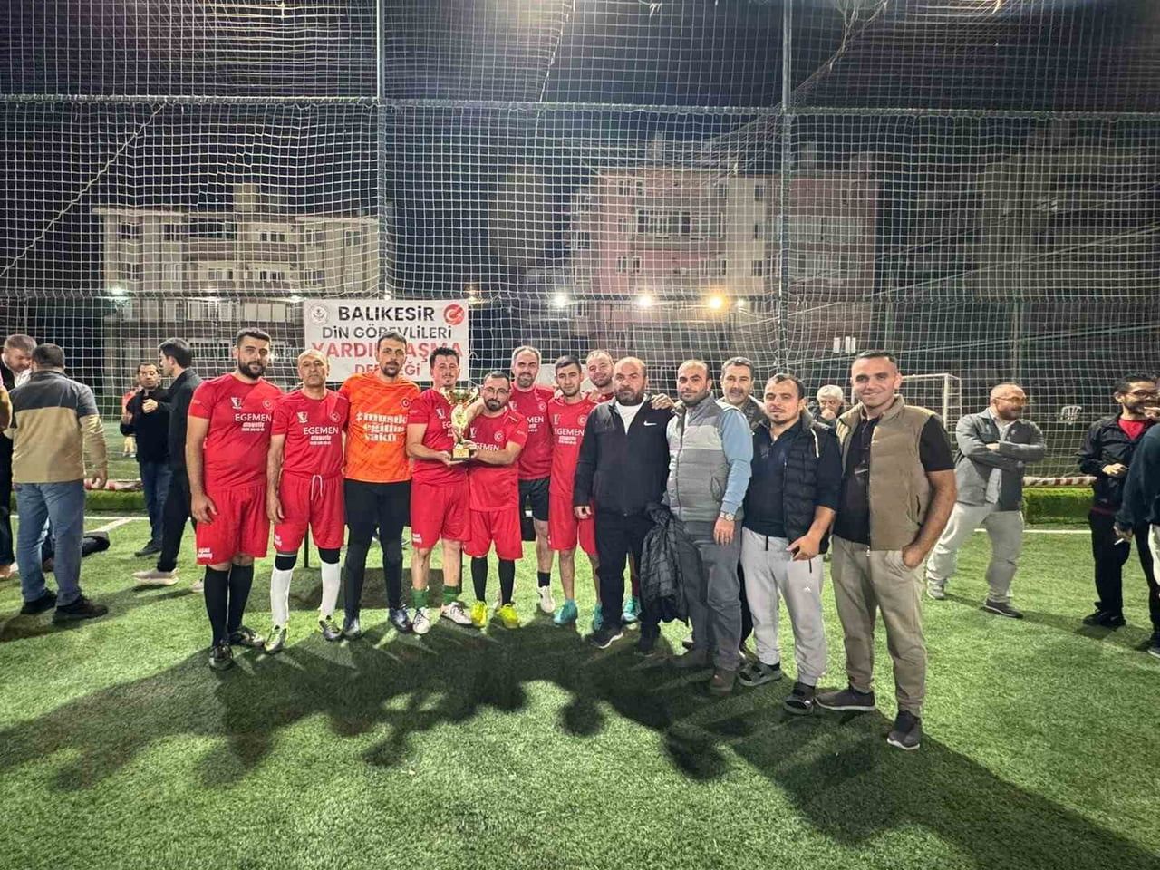 BALIKESİR DİN GÖREVLİLERİ DERNEĞİ TARAFINDAN BU YIL İKİNCİSİ DÜZENLENEN DİN GÖREVLİLERİ HALI SAHA...