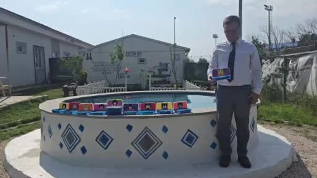 Özel çocuklardan anlamlı proje: Atık kutular sokak hayvanları için mama kabına dönüştü