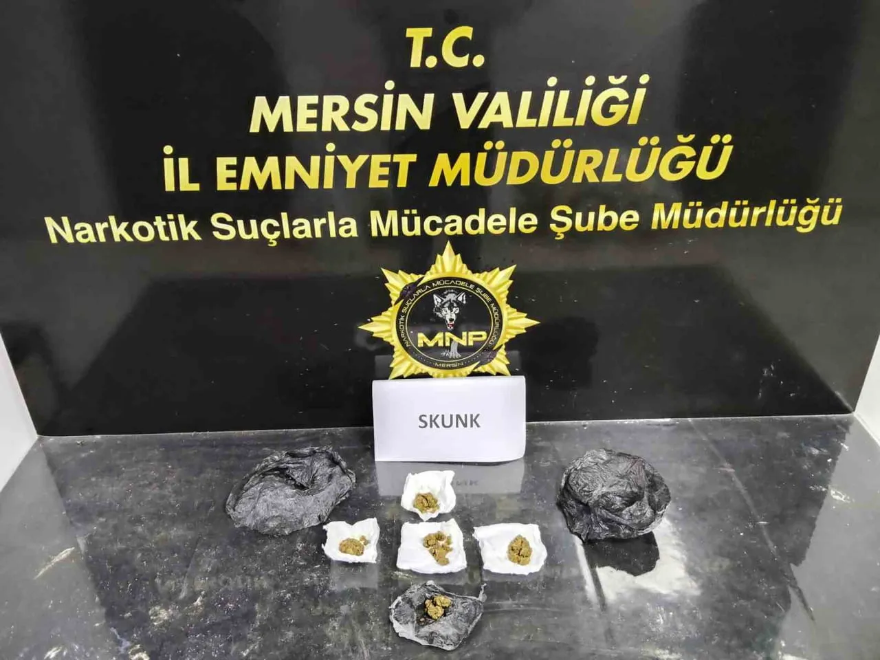 MERSİN’DE UYUŞTURUCU MADDE TİCARETİ YAPAN VE SOKAK SATICISI OLARAK TABİR EDİLEN ŞAHISLARA YÖNELİK...