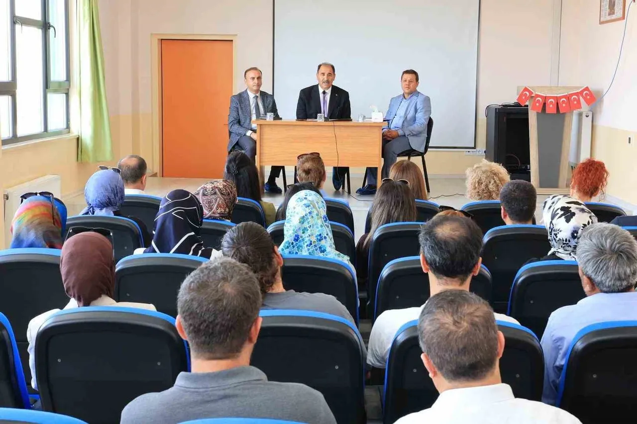 ELAZIĞ’DA 2026-2027 EĞİTİM-ÖĞRETİM YILI ÖNCESİ OKUL ÖNCESİ EĞİTİME YÖNELİK ÖNEMLİ BAŞLIKLAR ELE...