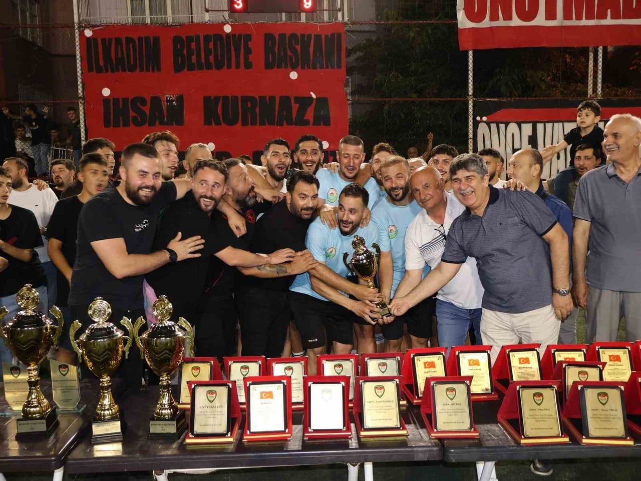 SAMSUN’DA DÜZENLENEN VE 64 TAKIMIN MÜCADELE ETTİĞİ ŞEHİTLERE SAYGI VE VEFA FUTBOL TURNUVASI...