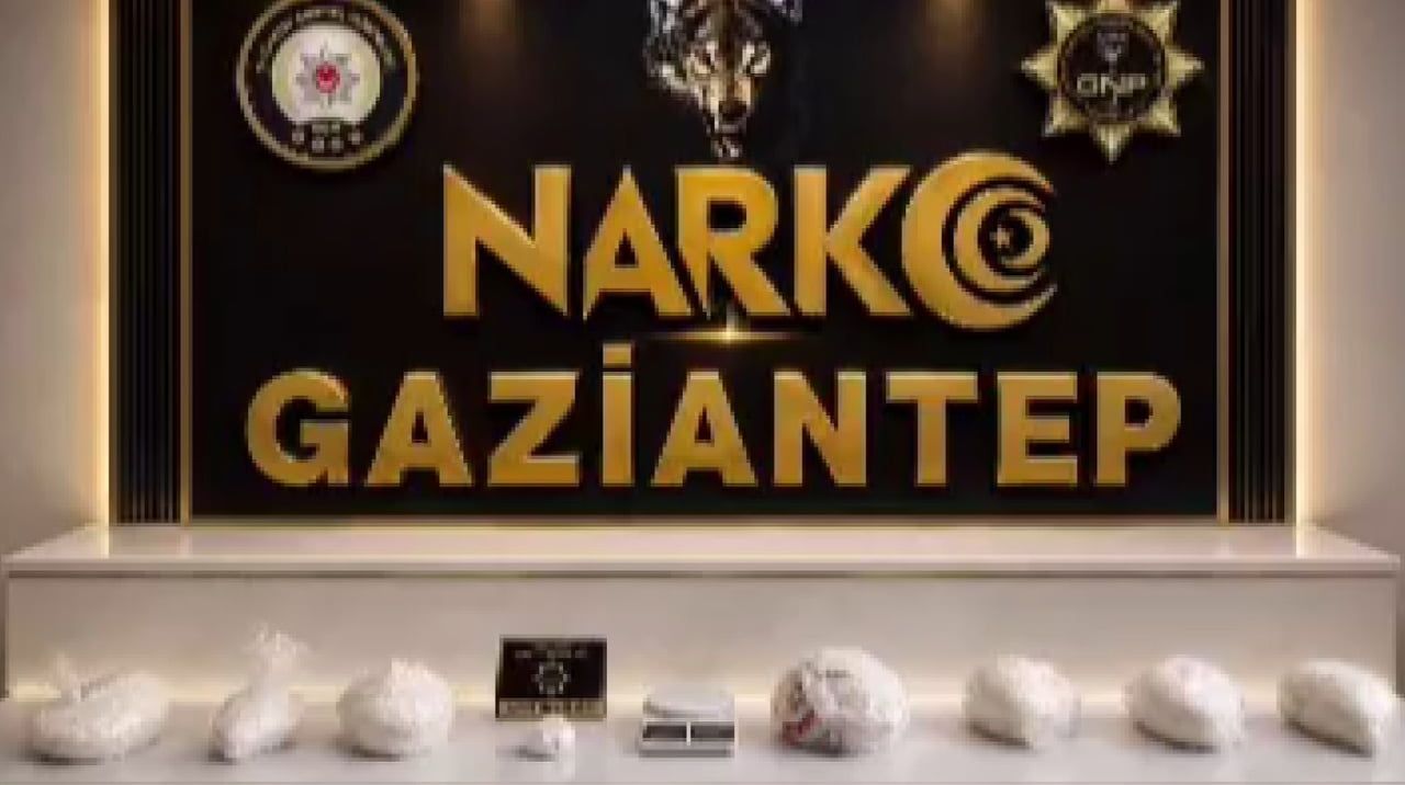 GAZİANTEP'TE POLİS EKİPLERİNCE YAPILAN OPERASYONDA 7 KİLO METAMFETAMİN İLE 1 ADET HASSAS TERAZİ...
