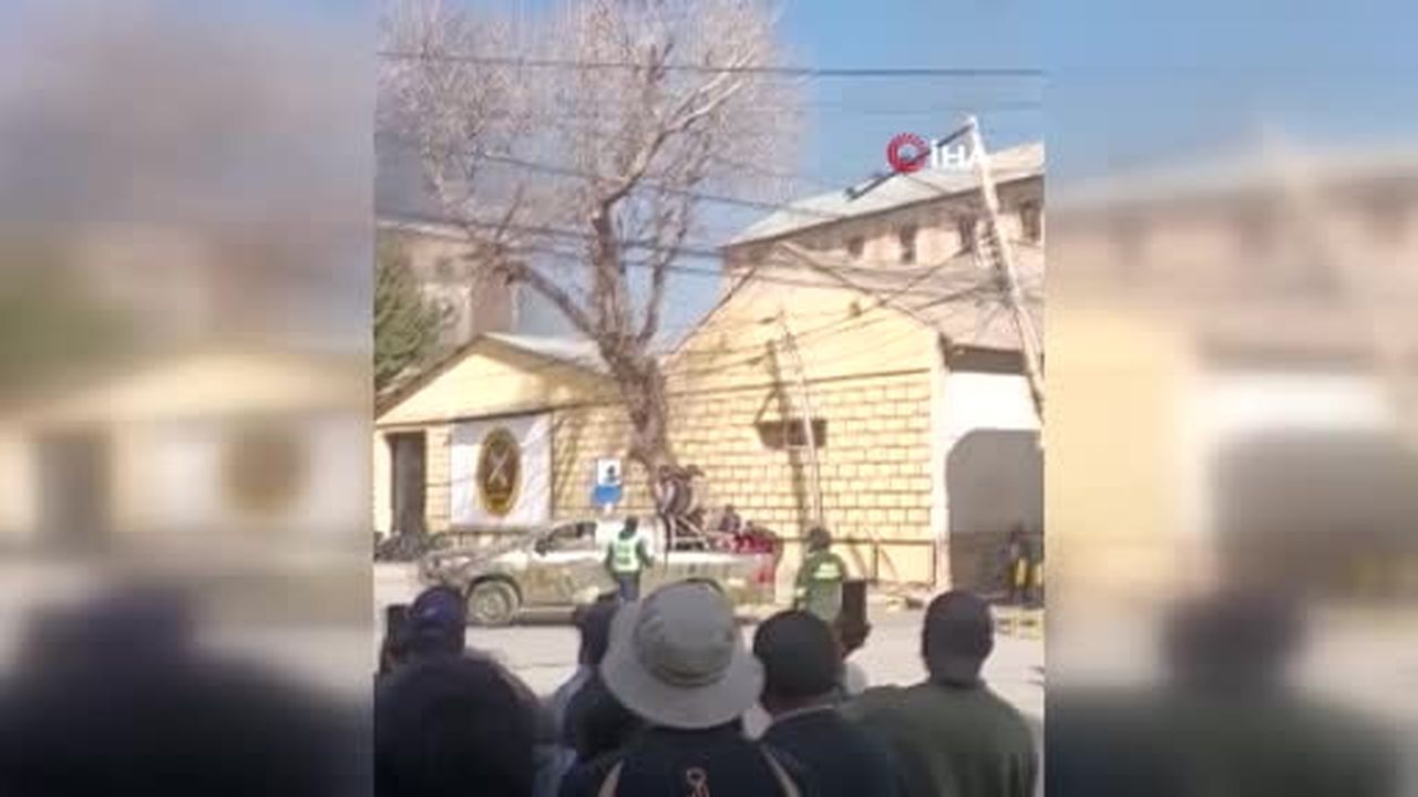 Güney Amerika ülkesi Bolivya'da havai fişek malzemesinin depolandığı askeri tesiste meydana gelen...