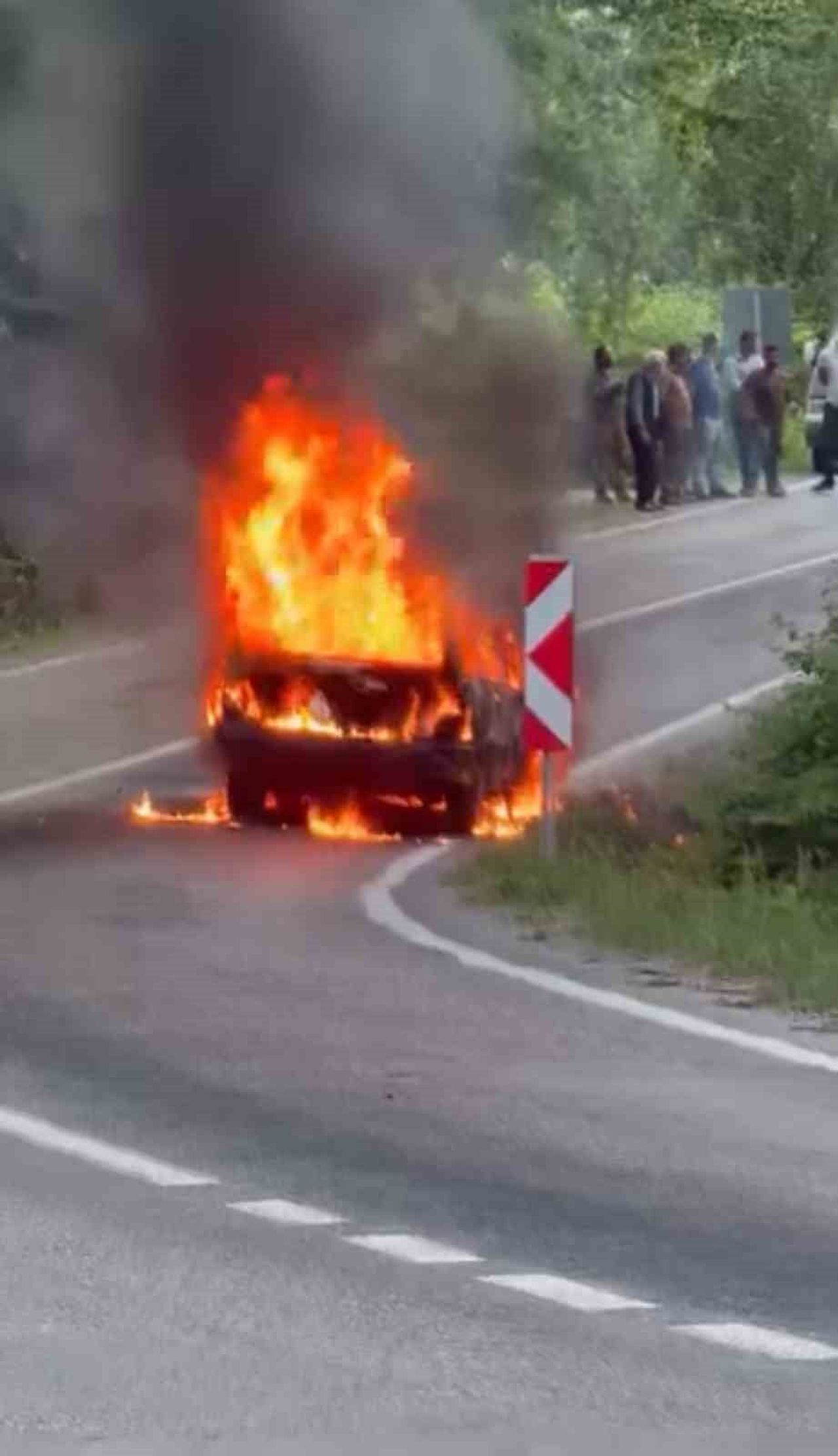 SİNOP’UN AYANCIK İLÇESİNDE SEYİR HALİNDEKİ OTOMOBİLDE YANGIN ÇIKTI. YANGINDA ÖLEN YA DA YARALANAN...