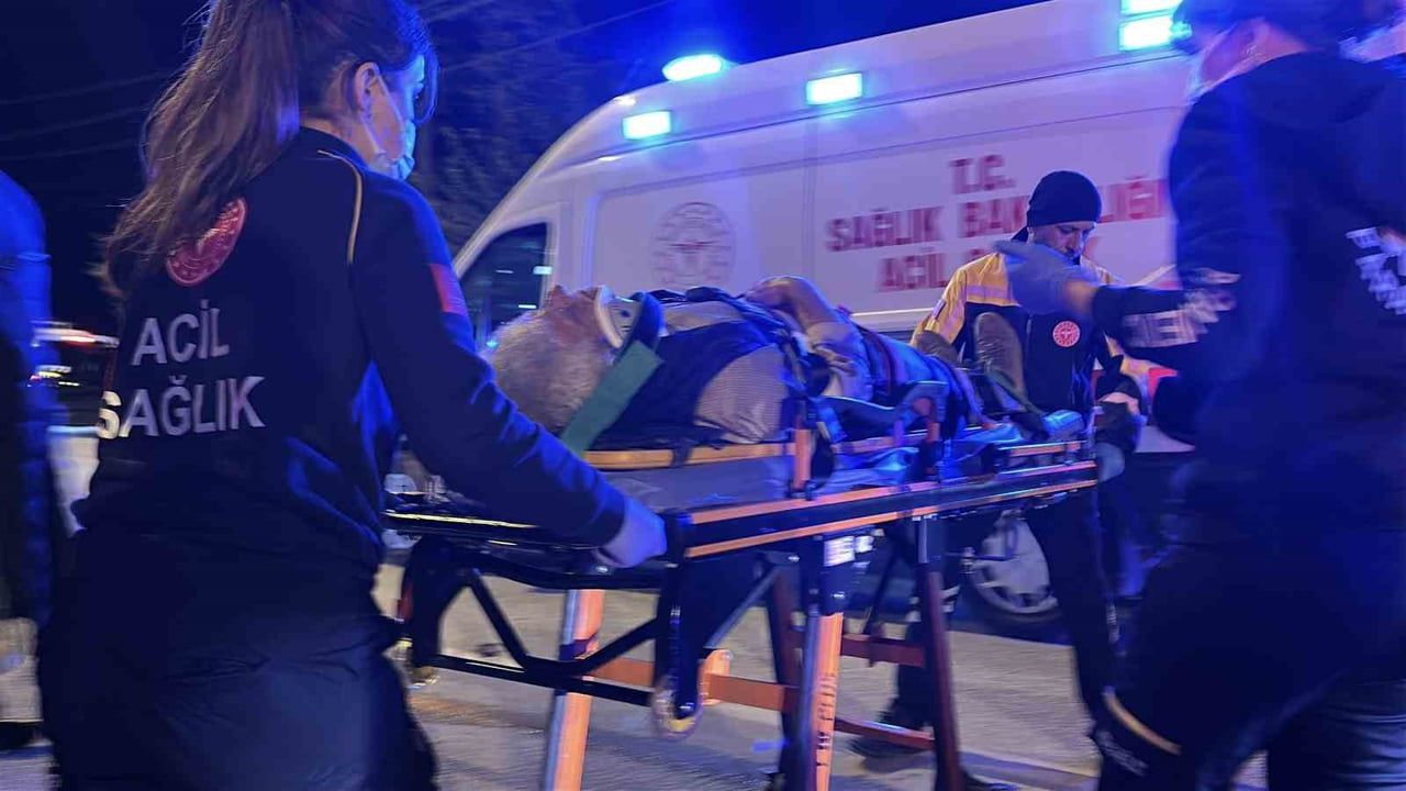 BURDUR'DA 2.22 PROMİL ALKOLLÜ OLDUĞU BELİRLENEN VE KIRMIZI IŞIK İHLALİ YAPTIĞI ÖNE SÜRÜLEN...