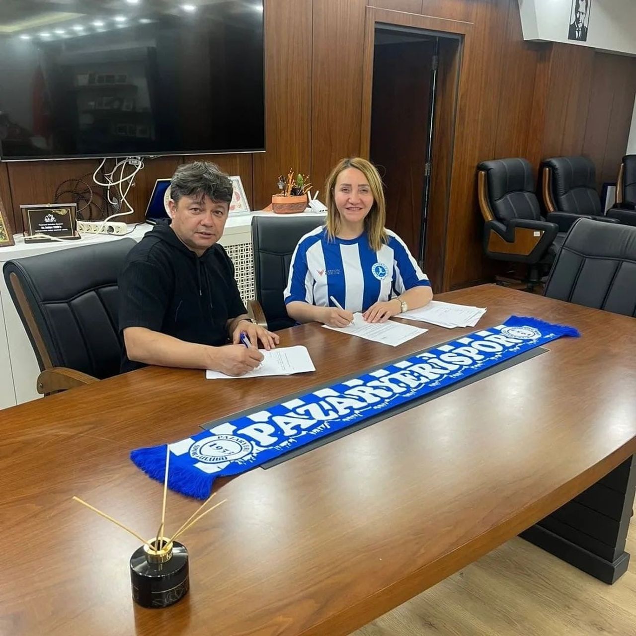 PAZARYERİSPOR'DA YENİ SEZON İÇİN İMZALAR ATILDI