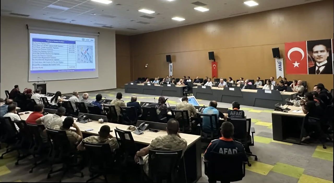 ERZİNCAN'DA BÖLGESEL DEPREM TATBİKATI ÖNCESİ HAZIRLIK TOPLANTISI DÜZENLENDİ