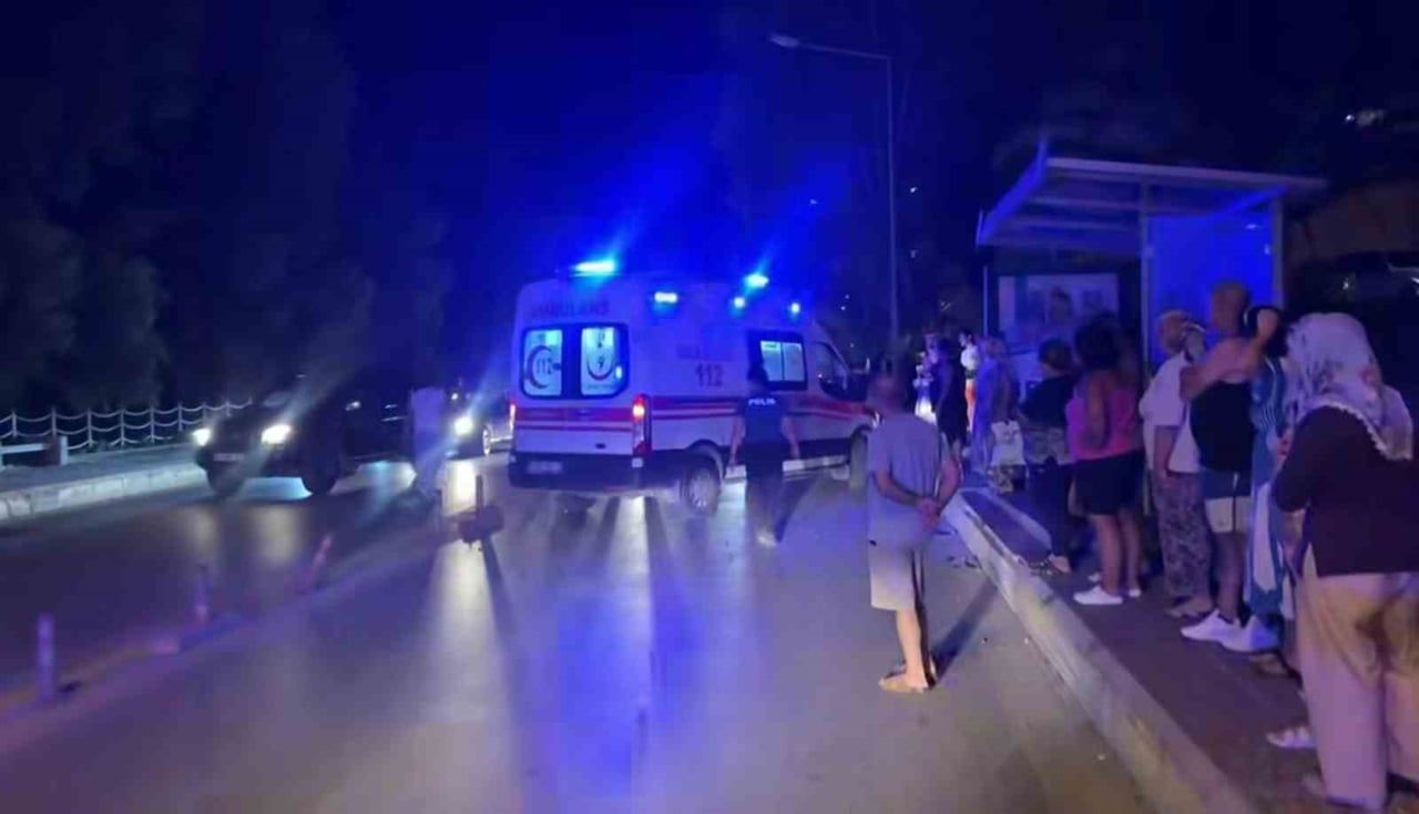 SÖKE'DE İSMET İNÖNÜ CADDESİ ÜZERİNDE, MEYDANA GELEN TRAFİK KAZASINDA MOTOSİKLET SÜRÜCÜSÜ AĞIR...