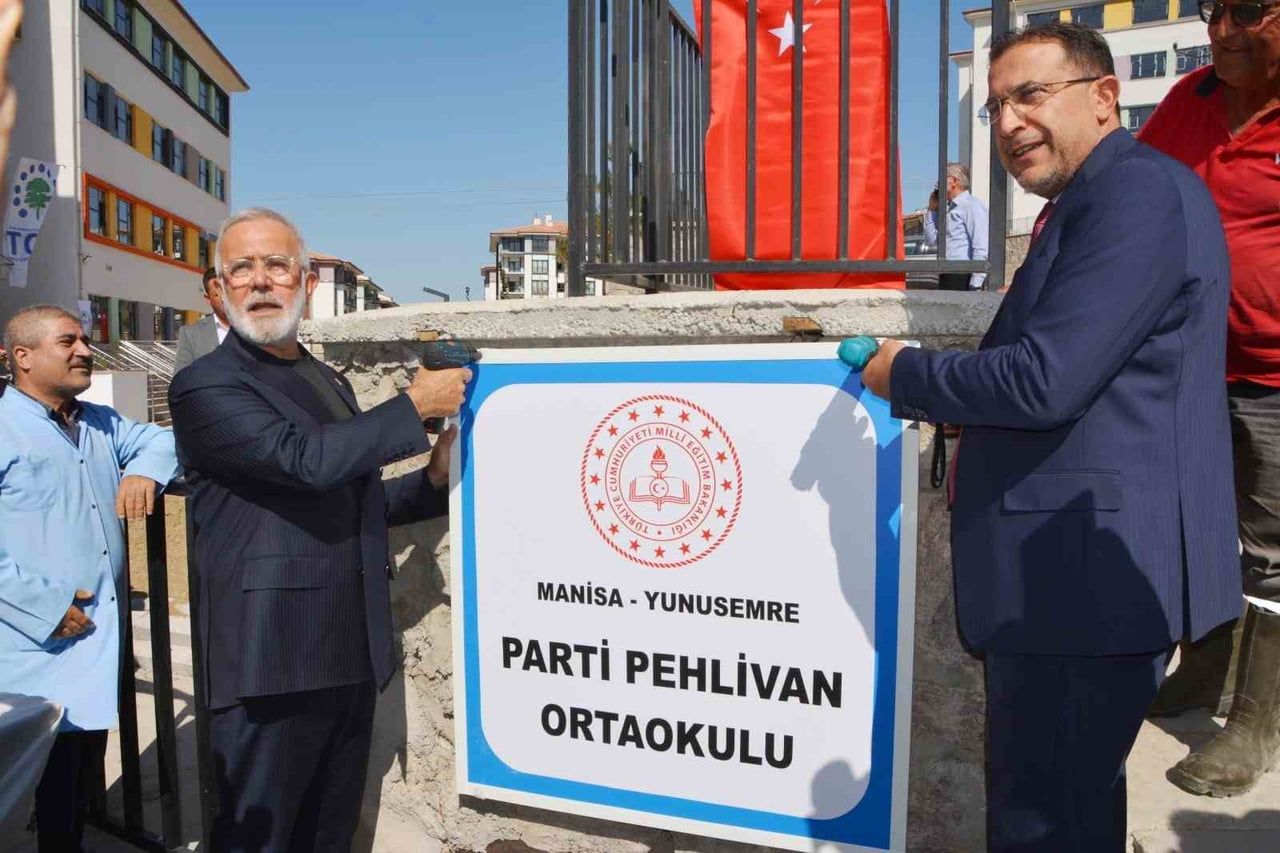 AK PARTİ GRUP BAŞKANVEKİLİ VE MANİSA MİLLETVEKİLİ BAHADIR YENİŞEHİRLİOĞLU, YUNUSEMRE İLÇESİ...